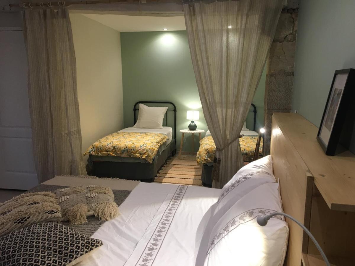Bed and Breakfast Les 3 Echoppes Charge Exterior foto