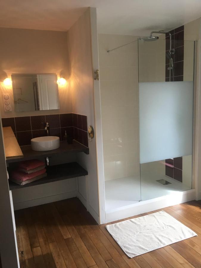 Bed and Breakfast Les 3 Echoppes Charge Exterior foto