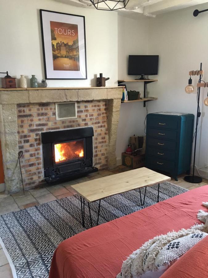 Bed and Breakfast Les 3 Echoppes Charge Exterior foto