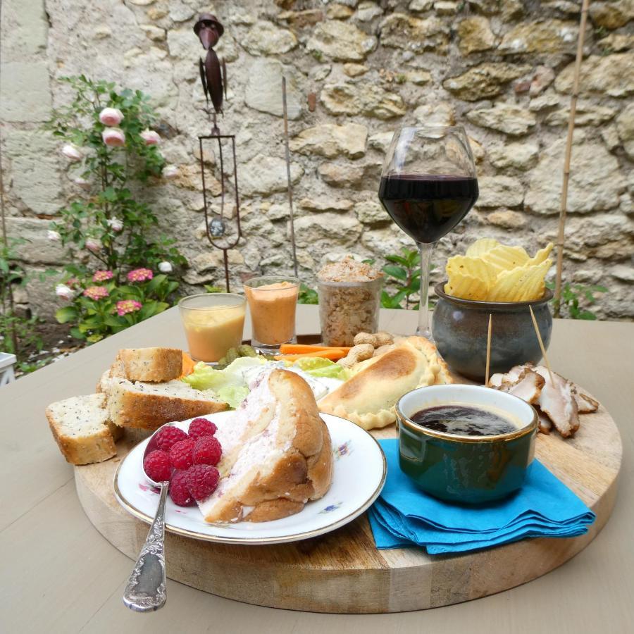 Bed and Breakfast Les 3 Echoppes Charge Exterior foto