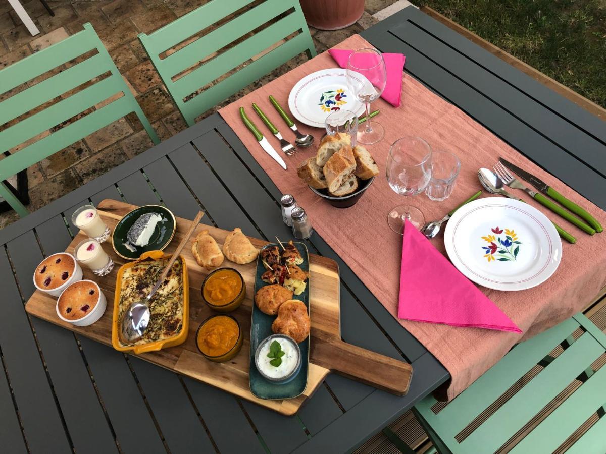 Bed and Breakfast Les 3 Echoppes Charge Exterior foto